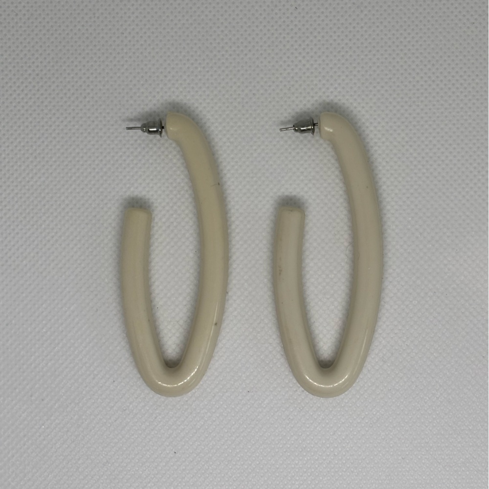 Vintage 60s 70s Cream Open Hoop Earrings